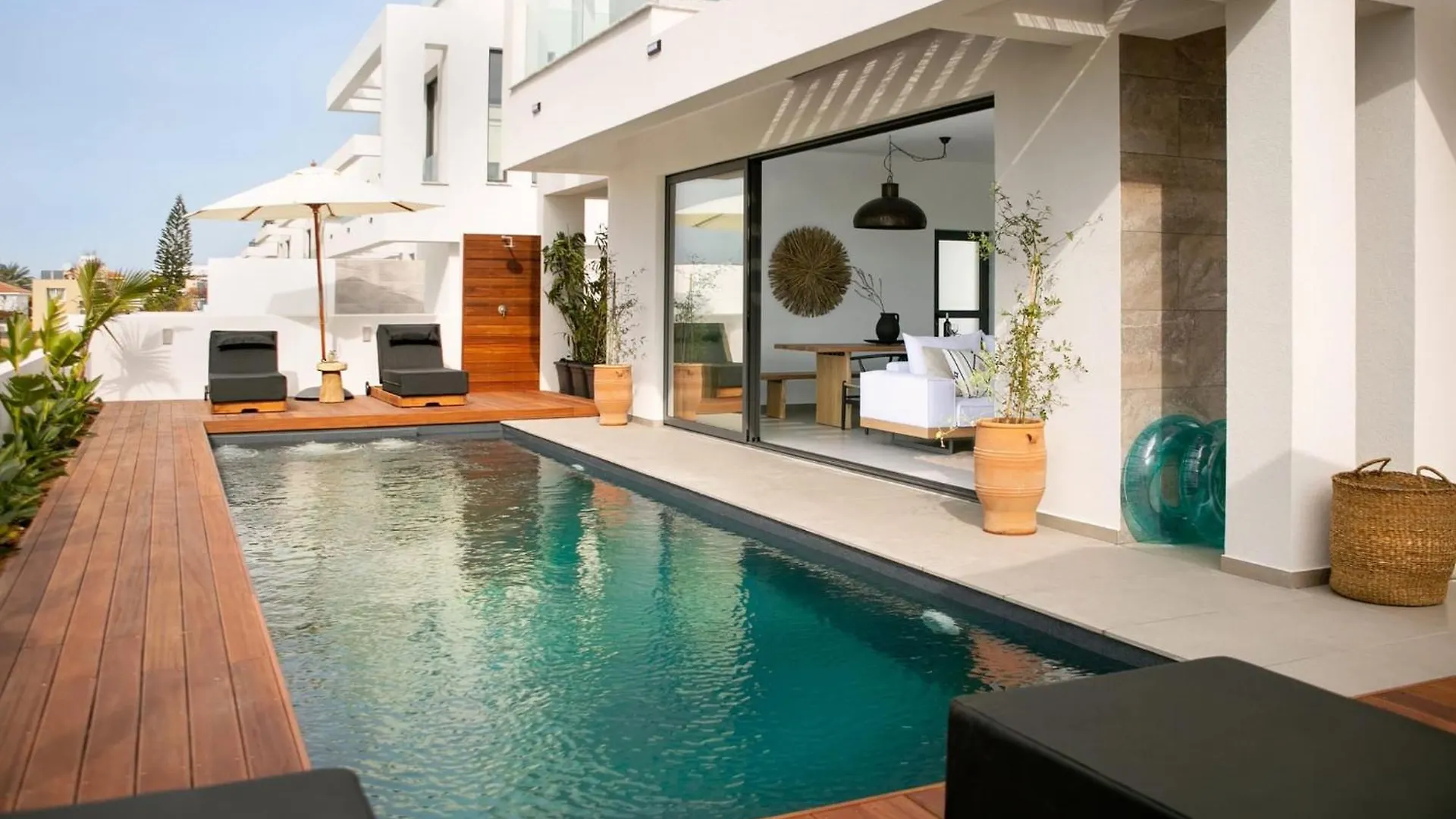Amazing Protaras Villa Villa Lubbock 3 Bedrooms Private Outdoor Pool And Hot Tub Furnished Sun Terrace Shaded Furnished Terrace Bbq,