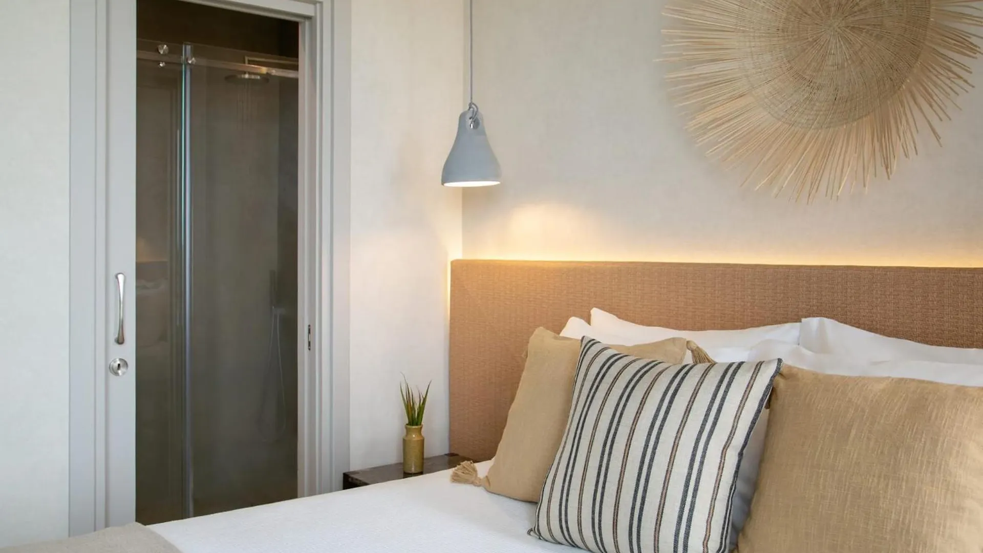 Amazing Protaras Villa Villa Lubbock 3 Bedrooms Private Outdoor Pool And Hot Tub Furnished Sun Terrace Shaded Furnished Terrace Bbq, 0*,  Cypern