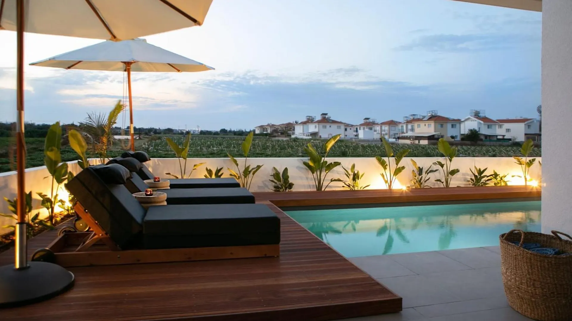 Amazing Protaras Villa Villa Lubbock 3 Bedrooms Private Outdoor Pool And Hot Tub Furnished Sun Terrace Shaded Furnished Terrace Bbq, 0*,  Cypern
